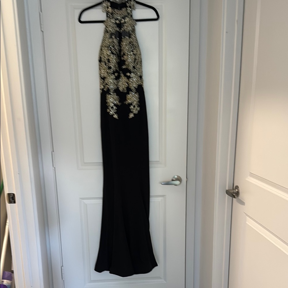 Elegant Black and Gold Evening Gown/prom dress
